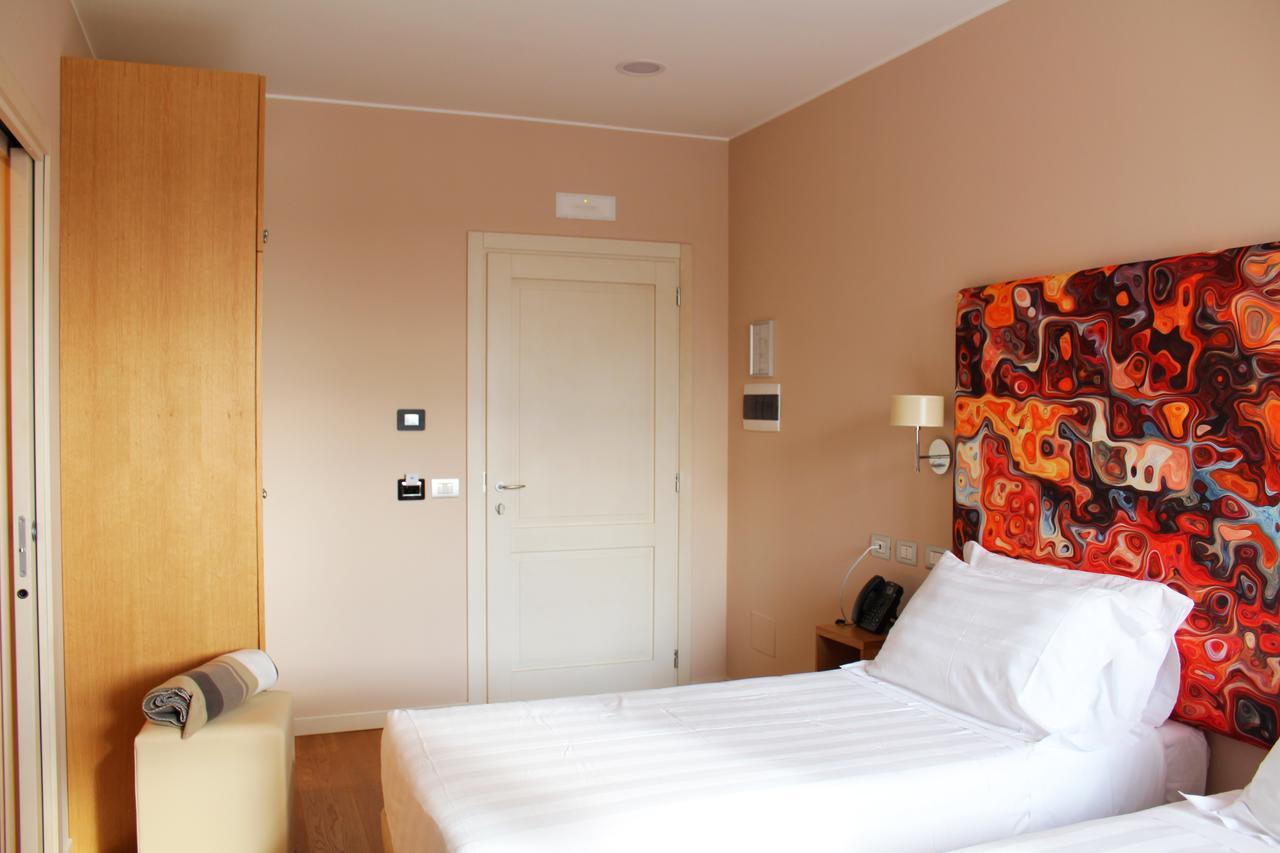Dolcedorme Garni Hotel Parma Buitenkant foto